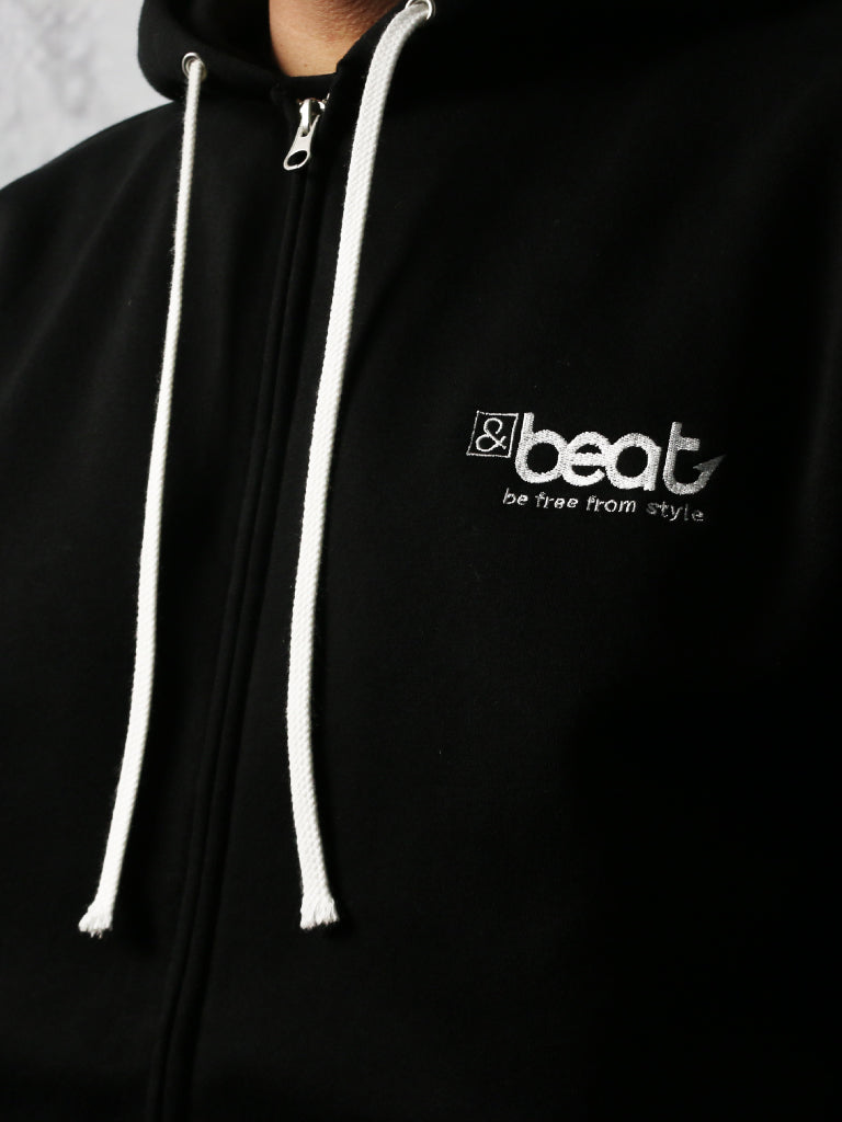 &beat 刺繍フルジップアップパーカー